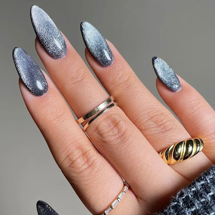 ✨ Velvet Nails: la tendencia que convierte tus uñas en terciopelo✨